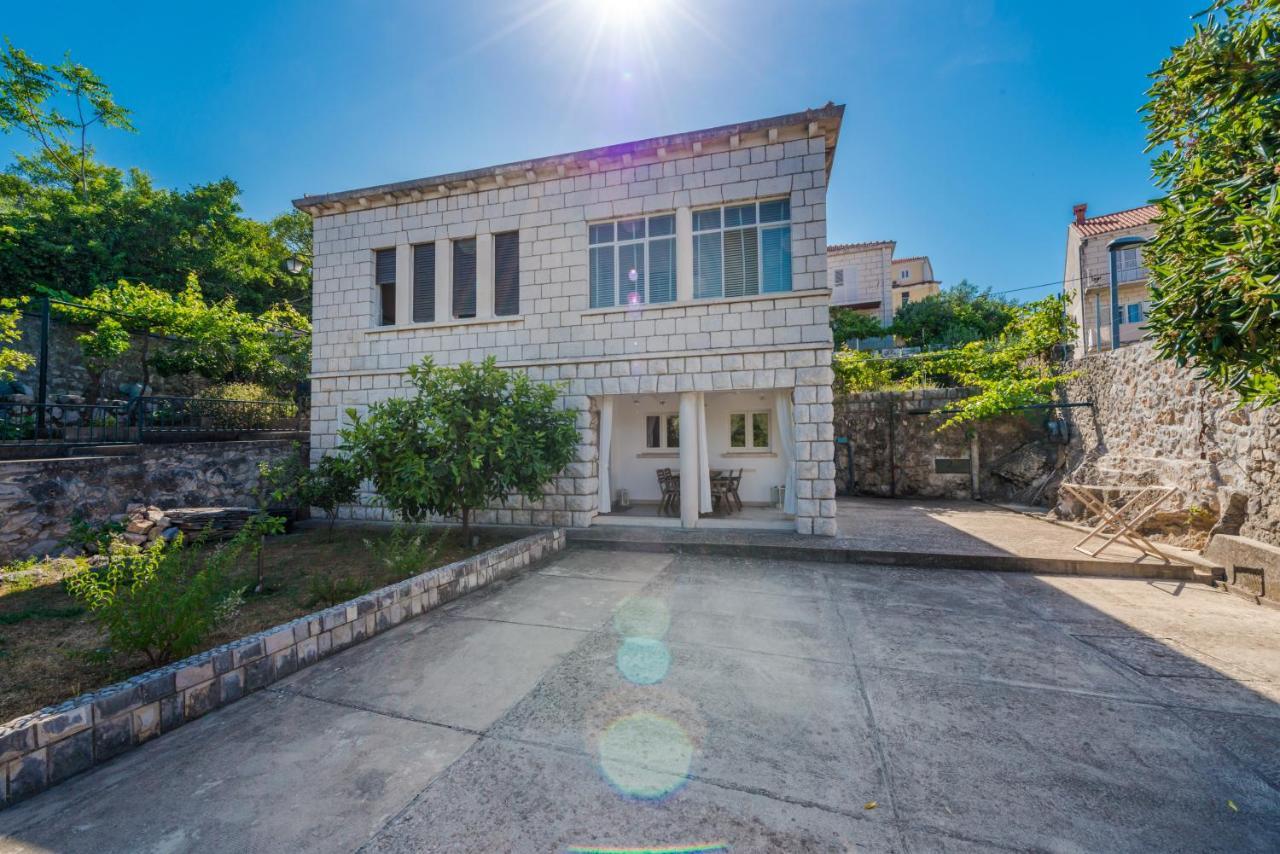 Apartment Near Old Town, Free Parking & Huge Garden Dubrovnik Bagian luar foto
