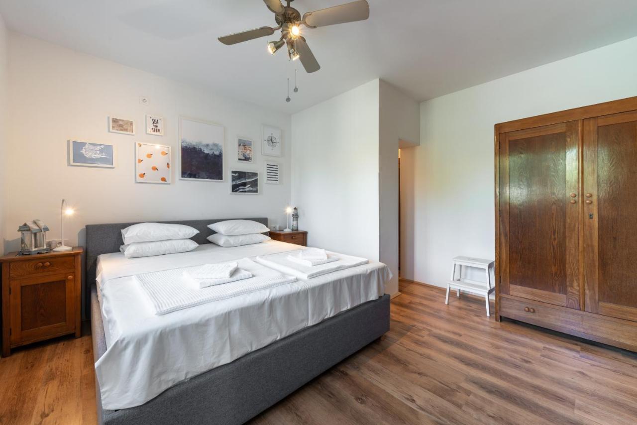 Apartment Near Old Town, Free Parking & Huge Garden Dubrovnik Bagian luar foto